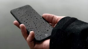 ایده جدید اپل برای استفاده از گوشی زیر باران