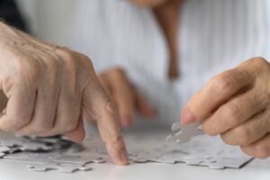 5 دلیل مهم آلزایمر و راهکار مهم پیشگیری